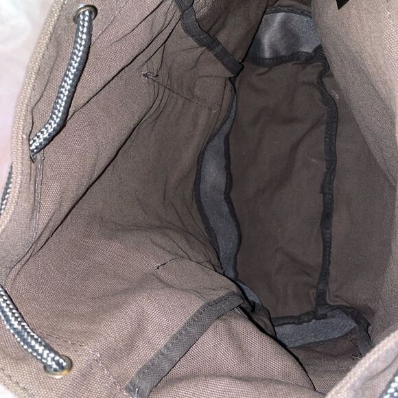 Disney Field & Co Leeds Vacation Club Member Cruise 2017 New backpack w/ keyring - Picture 11 of 13